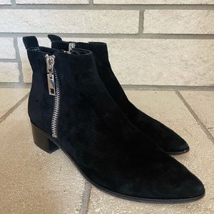 Dolce Vita ankle boot. Suede black US 9